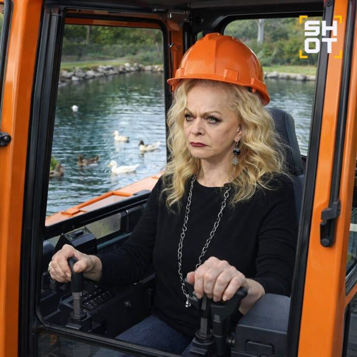 Лариса Долина